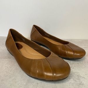 Earth Almond Brown Bellwether Leather Flats Size 9.5